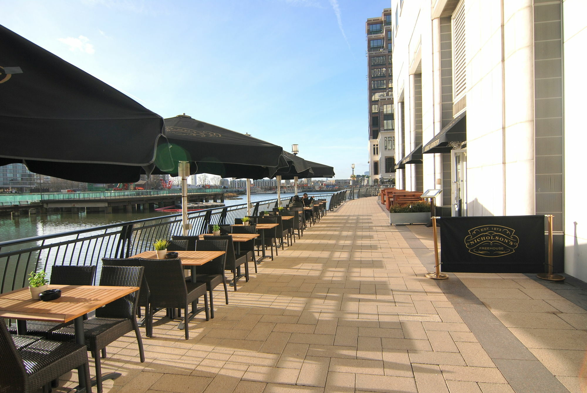 Apartment Wharf - Cuba Street London Exteriör bild