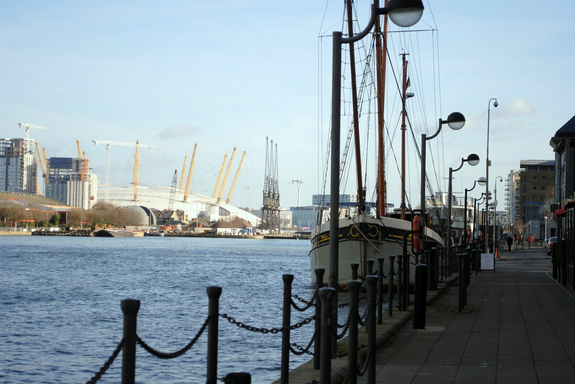 Apartment Wharf - Cuba Street London Exteriör bild